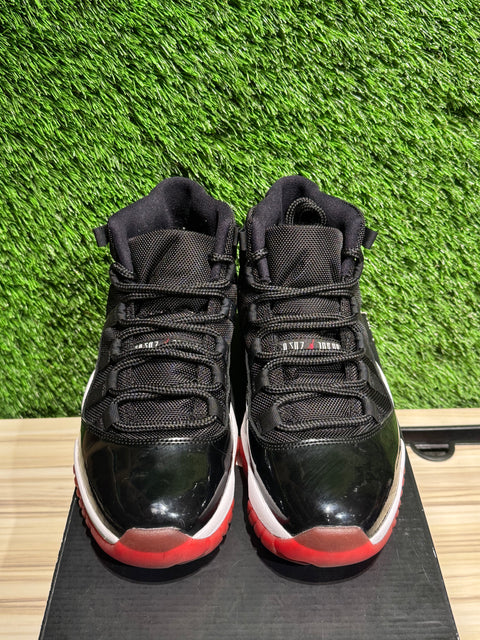 Jordan 11 Retro Playoffs (2012) Sz 8.5M