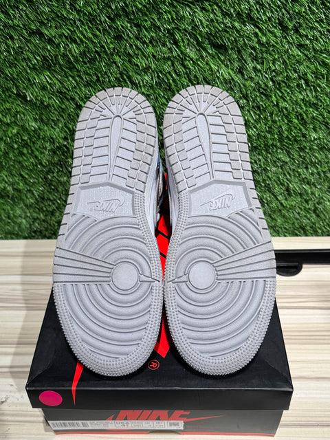 Jordan 1 Retro High Hyper Royal Smoke Grey (GS) Sz 4.5Y