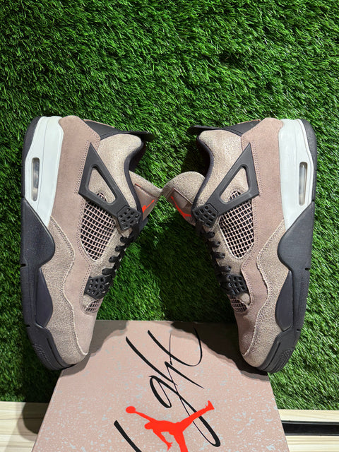 Jordan 4 Retro Taupe Haze Sz 11M.