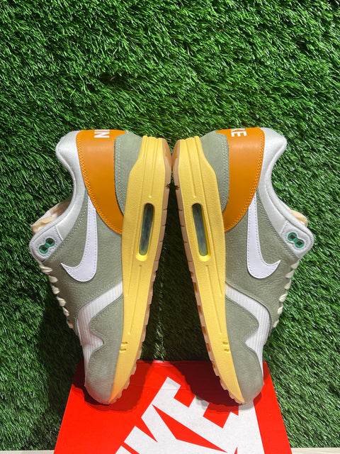 Nike Air Max 1 Designed by Japan (Women's) Sz 10M/11.5W