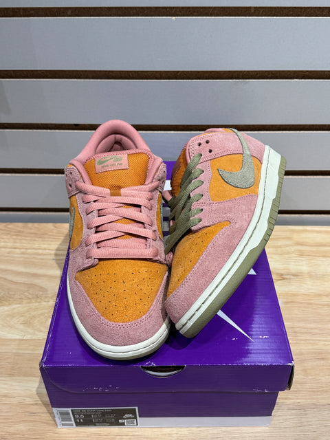 Nike SB Dunk Low Red Stardust Sz 9.5