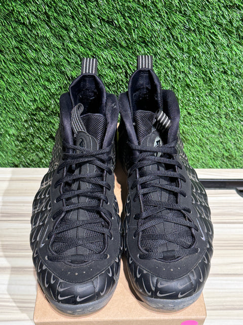 Nike Air Foamposite One All-Over Swoosh Black Sz 8.5