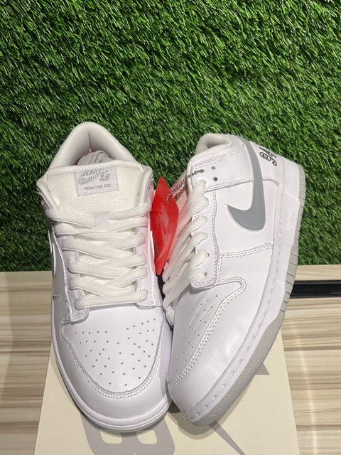 Nike SB Dunk Low Supreme 94 White Metallic Silver