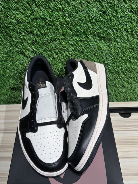 Jordan 1 Retro Low OG Mocha