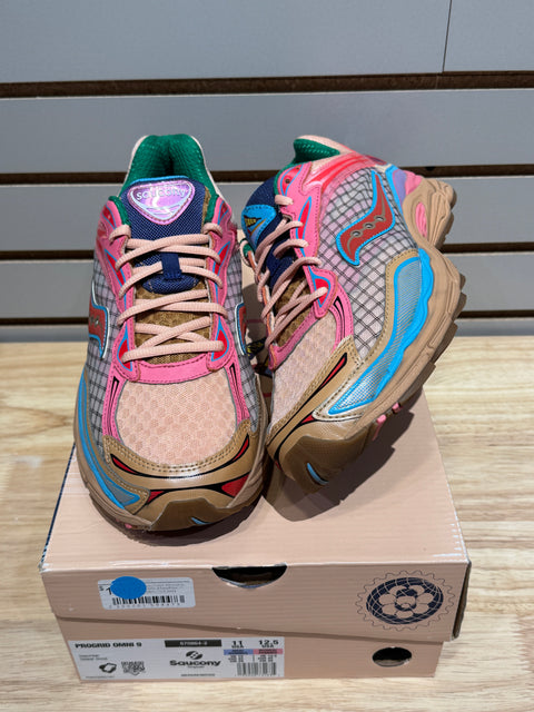 Saucony ProGrid Omni 9 Jae Tips To Do List Tan Sz 11