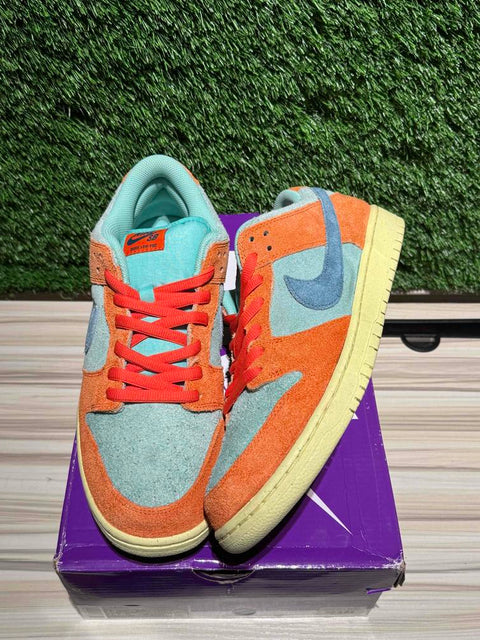 Nike SB Dunk Low Orange Emerald Rise Sz 13M