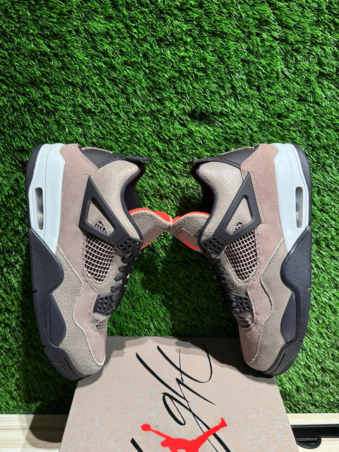 Jordan 4 Retro Taupe Haze Sz 10