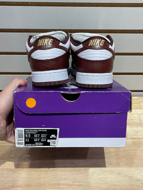 Nike SB Dunk Low Supreme Stars Barkroot Brown (2021)