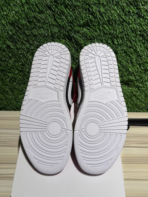 Jordan 1 Low Chicago Flip (Women's) Sz 9W/7.5M