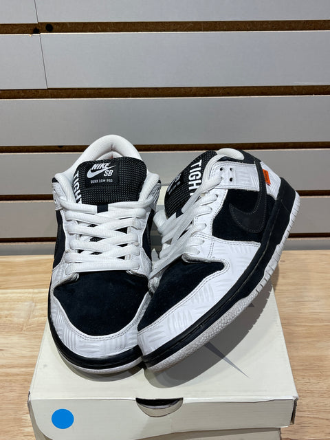 Nike SB Dunk Low TIGHTBOOTH Sz 9.5