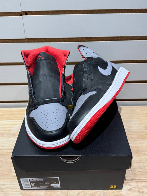 Jordan 1 Mid Bred Shadow Sz 9.5