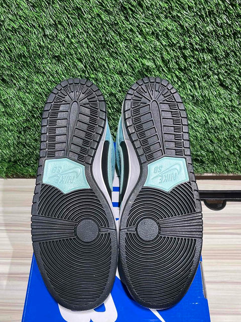 Nike SB Dunk Mid Sea Crystal Sz 9.5M