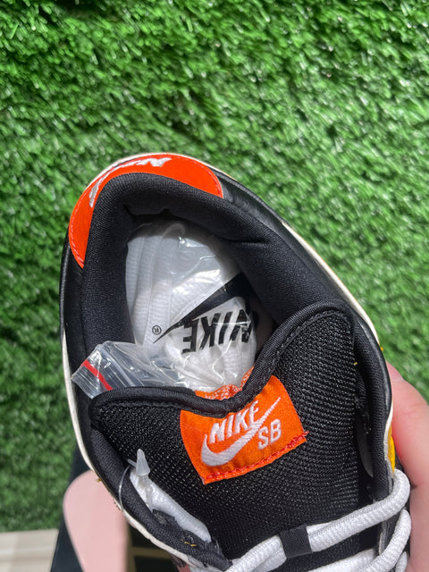 Nike SB Dunk Low Raygun Sz 10.5M