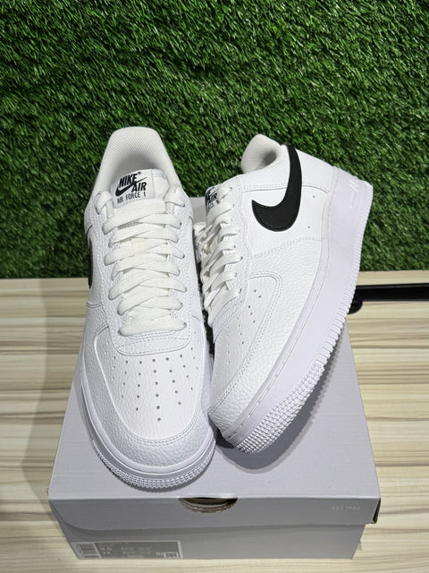 Nike Air Force 1 Low '07 White Black Pebbled Leather Sz 9.5