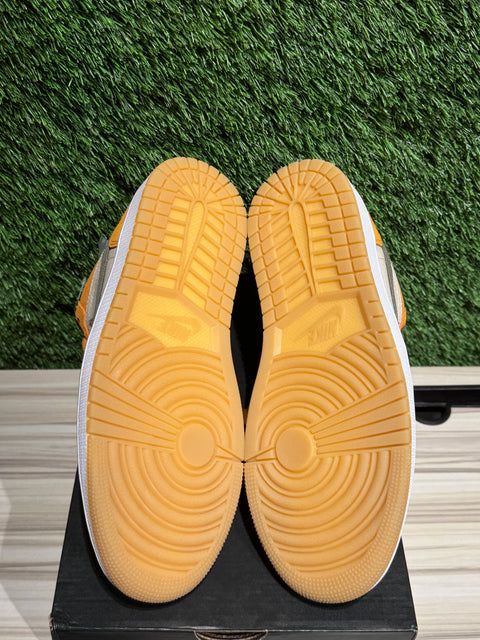 Jordan 1 Low SE Light Curry Sz 8.5