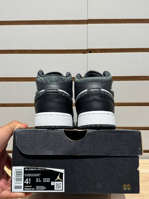 Jordan 1 Mid SE Panda Elephant (GS) Sz 4.5Y