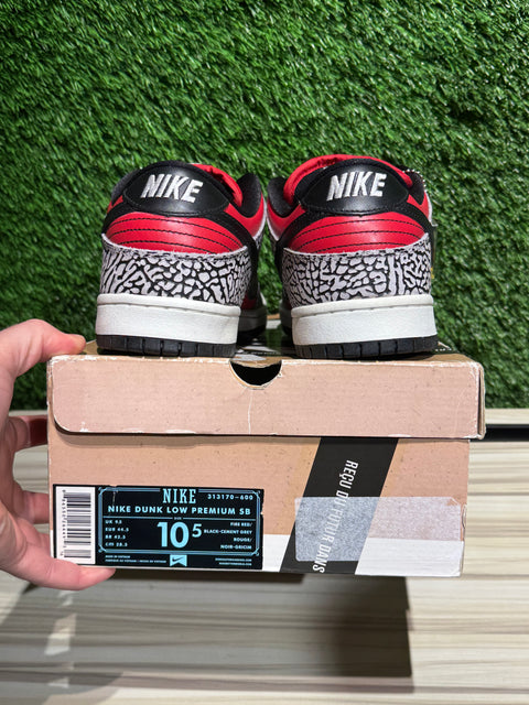 Nike SB Dunk Low Supreme Red Cement (2012) Sz 10.5M..