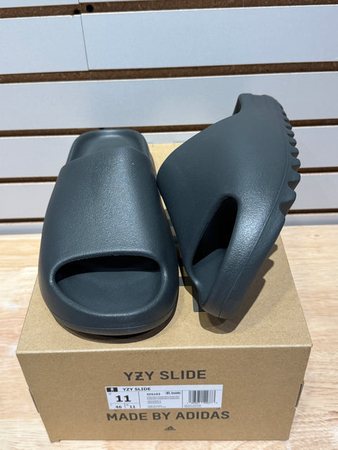 adidas Yeezy Slide Dark Onyx Sz 11