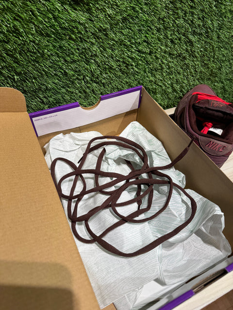 Nike SB Dunk Low City of Love Burgundy Crush Sz 11