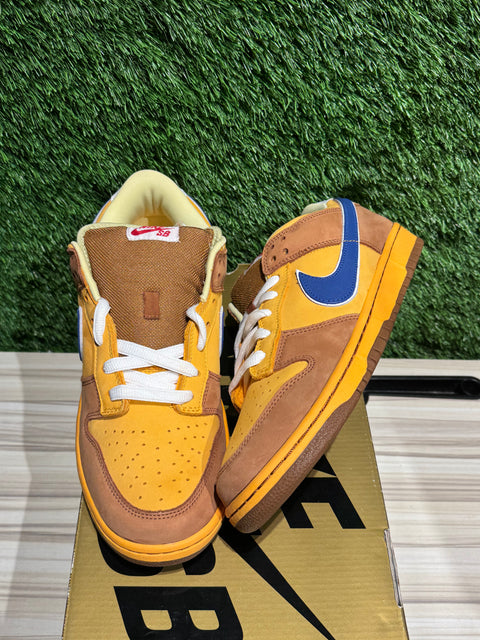 Nike SB Dunk Low Newcastle Brown Ale Sz 11