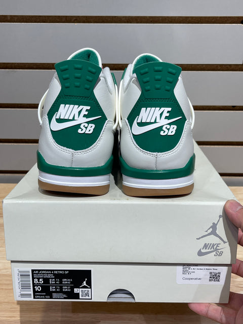 Jordan 4 Retro SB Pine Green Sz 8.5M