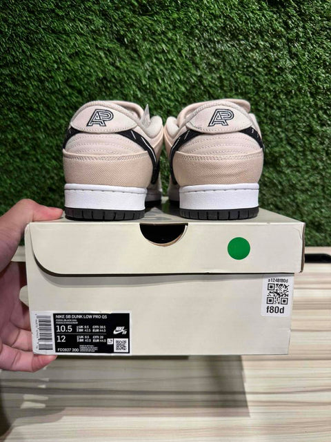 Nike SB Dunk Low Albino & Preto Sz 10.5M