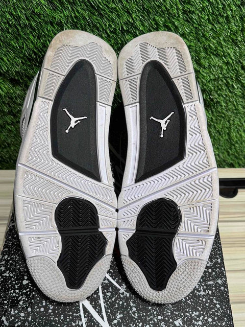 Jordan 4 Retro Military Black Sz 11.5.