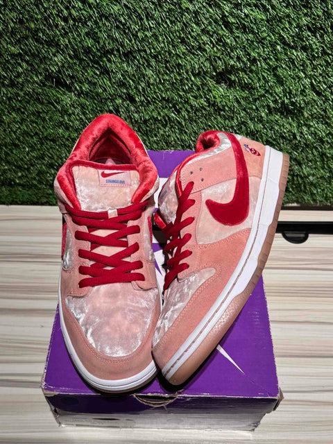 Nike SB Dunk Low StrangeLove Skateboards Sz 13M