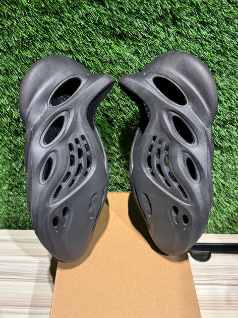 adidas Yeezy Foam RNR Onyx Sz 8