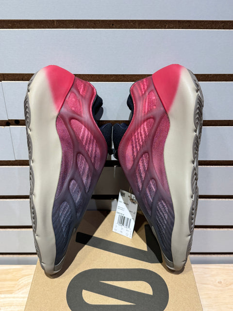adidas Yeezy 700 V3 Fade Carbon Sz 10.5
