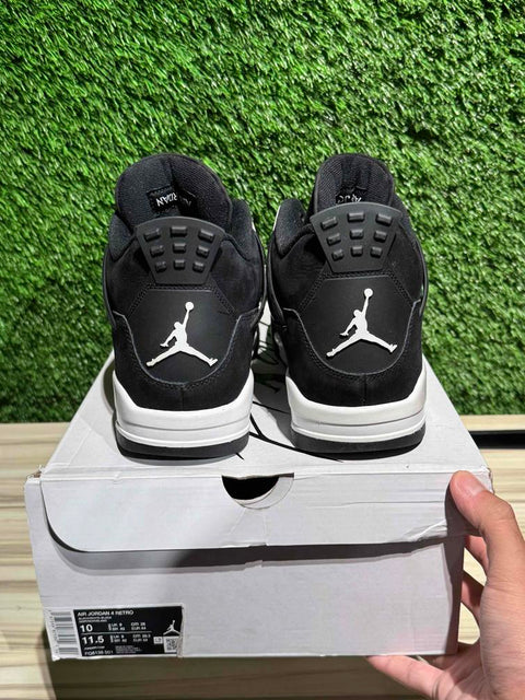 Jordan 4 Retro White Thunder Sz 10M