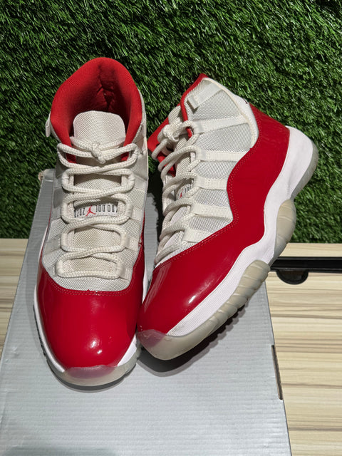 Jordan 11 Retro Cherry (2022) Sz 11