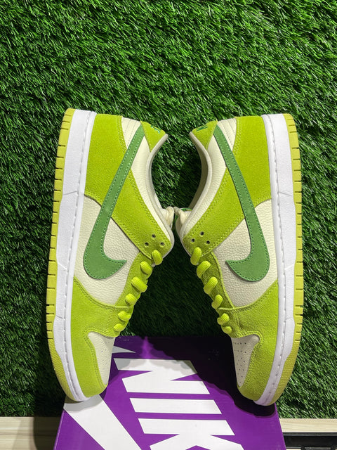 Nike SB Dunk Low Green Apple Sz 10.5M