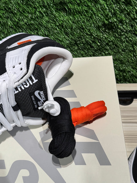 Nike SB Dunk Low TIGHTBOOTH Sz 10