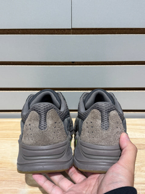 adidas Yeezy Boost 700 Mauve Sz 8