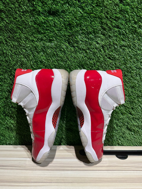Jordan 11 Retro Cherry (2022) Sz 11M