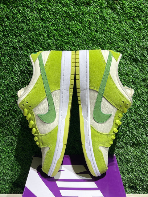 Nike SB Dunk Low Green Apple Sz 10.5M