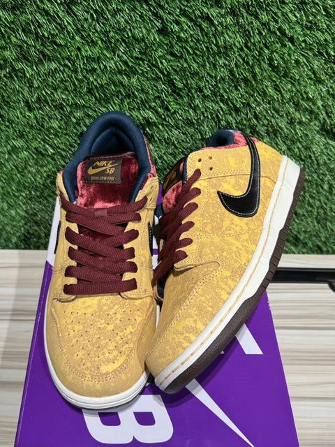 Nike SB Dunk Low City of Cinema Sz 10.5M