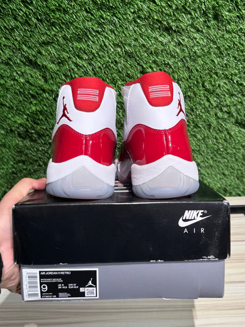 Jordan 11 Retro Cherry (2022) Sz 9M