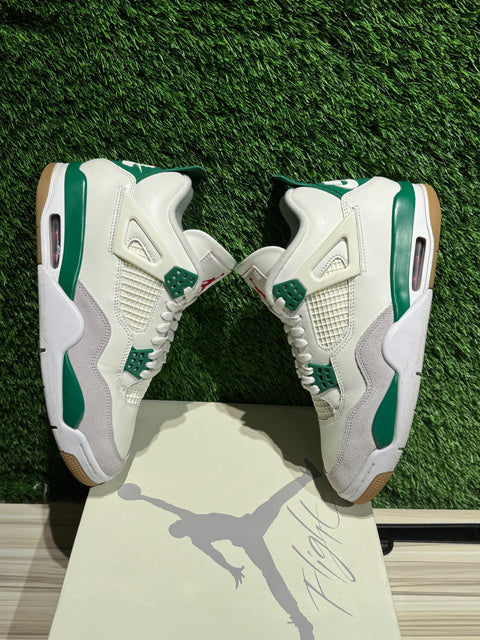 Jordan 4 Retro SB Pine Green Sz 9.5