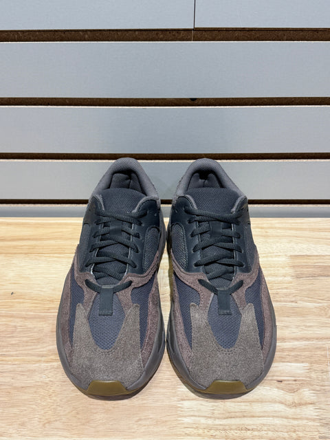 adidas Yeezy Boost 700 Mauve Sz 8