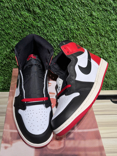 Jordan 1 Retro High OG Black Toe Reimagined Sz 11