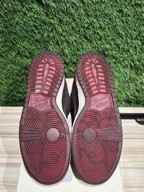 Nike SB Dunk Low Riot Skateshop Sz 8M