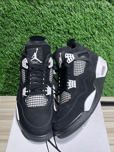 Jordan 4 Retro White Thunder Sz 11M