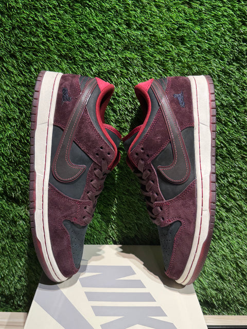 Nike SB Dunk Low Riot Skateshop Sz 8M