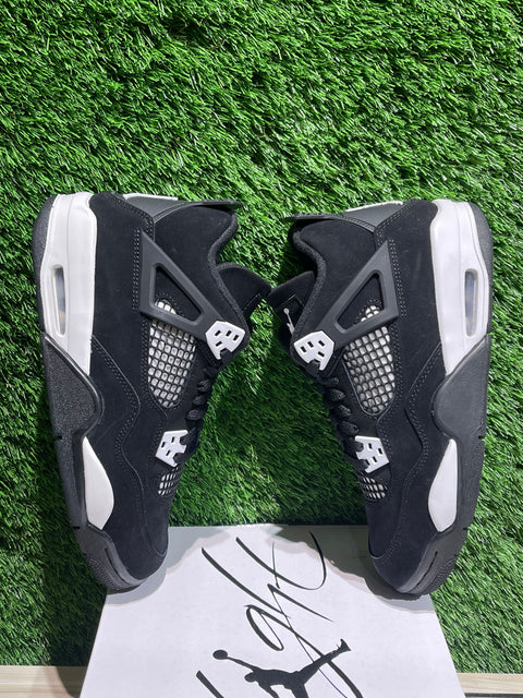 Jordan 4 Retro White Thunder (GS) Sz 7Y