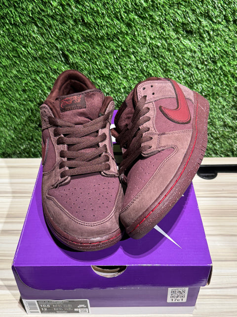 Nike SB Dunk Low City of Love Burgundy Crush Sz 10.5M