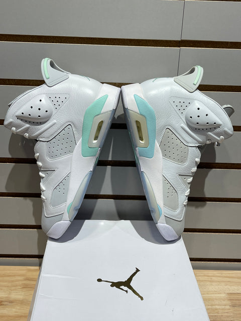 Jordan 6 Retro Mint Foam (Women's) Sz 10.5M