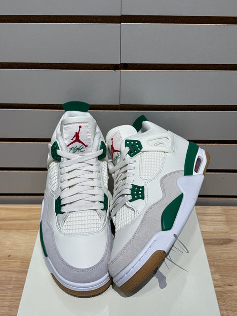 Jordan 4 Retro SB Pine Green Sz 10