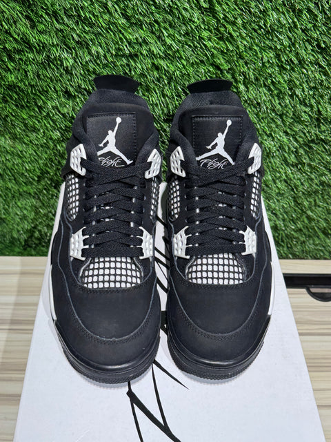 Jordan 4 Retro White Thunder Sz 7M